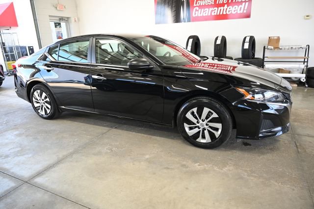 Used 2024 Nissan Altima 2.5 S image 4