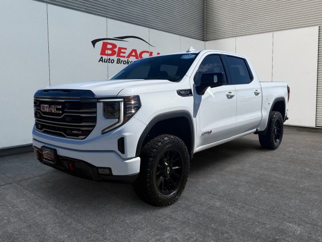 Used 2022 GMC Sierra 1500 AT4 w/ AT4 Preferred Package AWD/4WD image 3