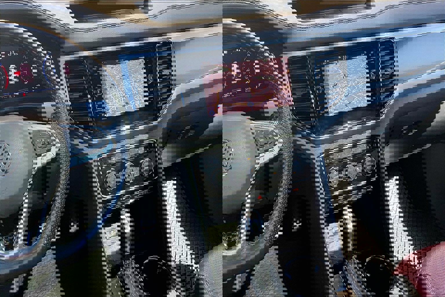 Certified 2021 Volkswagen Atlas Cross Sport SEL Premium R-Line image 5