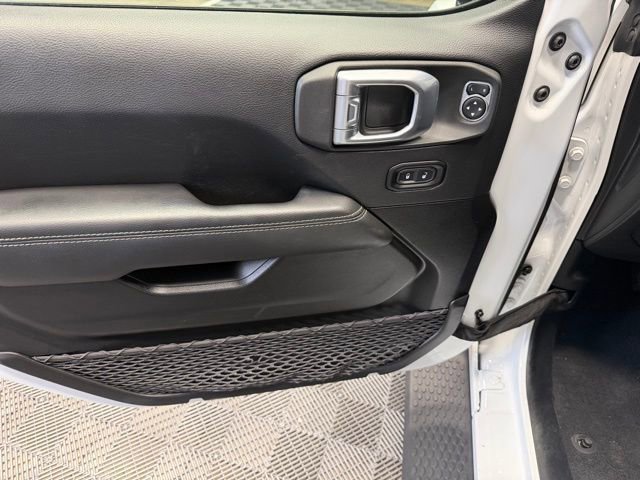 Used 2022 Jeep Wrangler Unlimited Sahara image 14