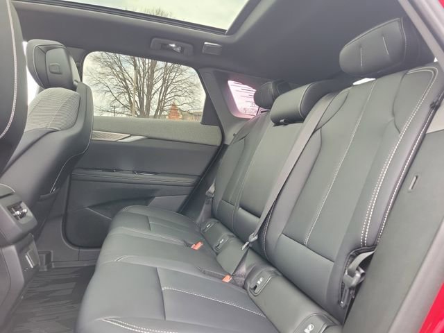 New 2026 Cadillac Optiq Sport 1 w/ LPO, Floor Liner Package AWD/4WD image 24