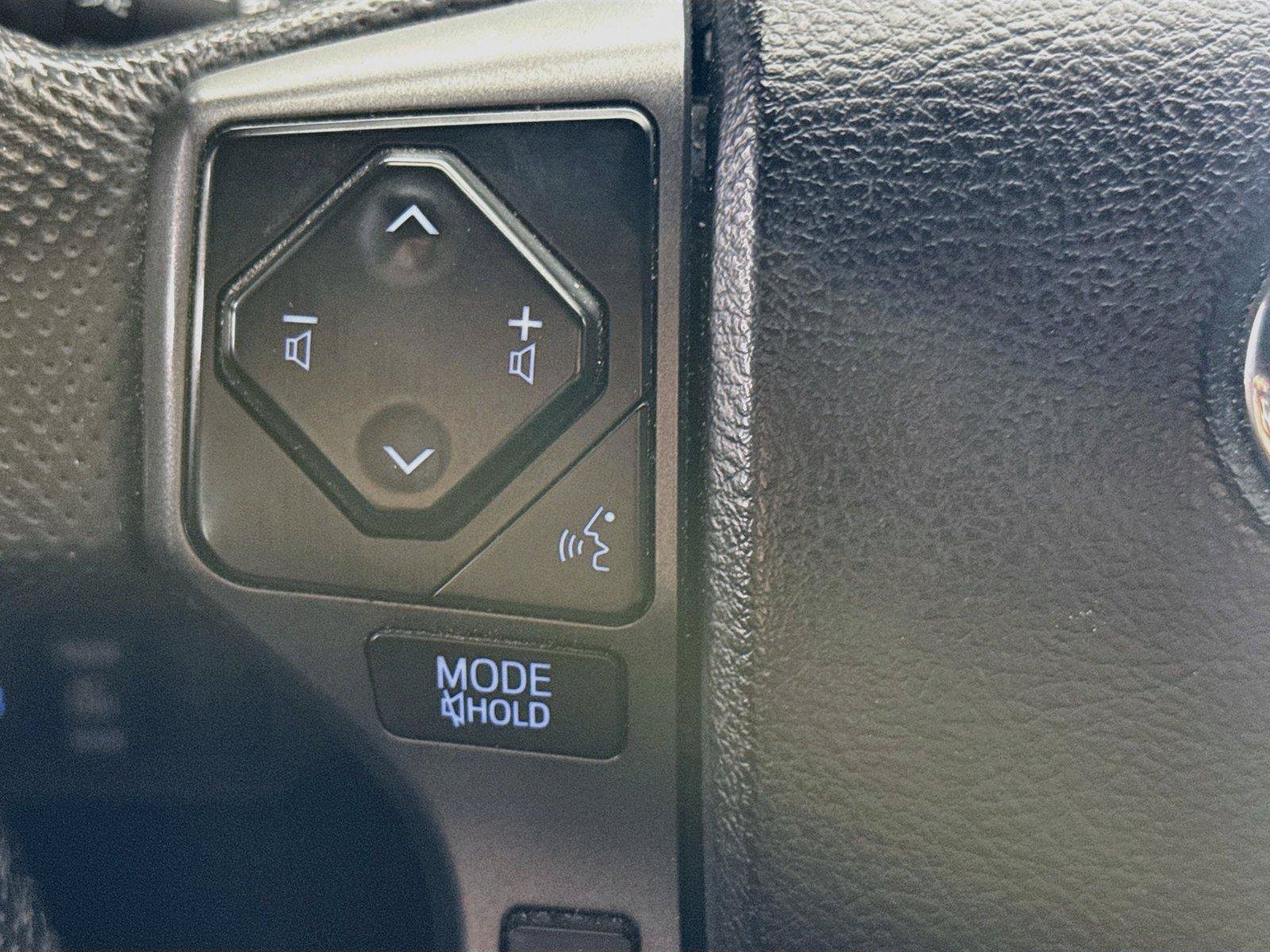 Used 2020 Toyota Tacoma TRD Sport RWD image 9