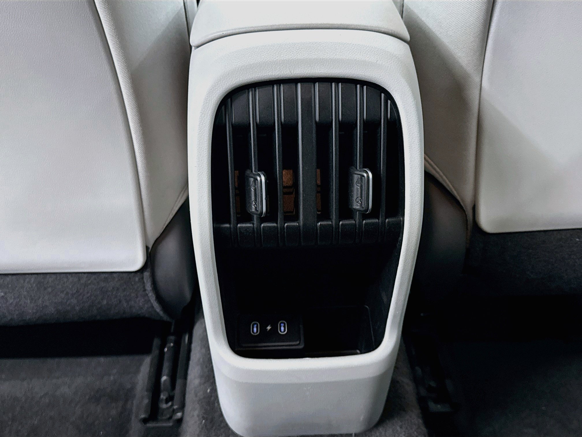 Used 2025 Hyundai Kona SEL FWD image 28