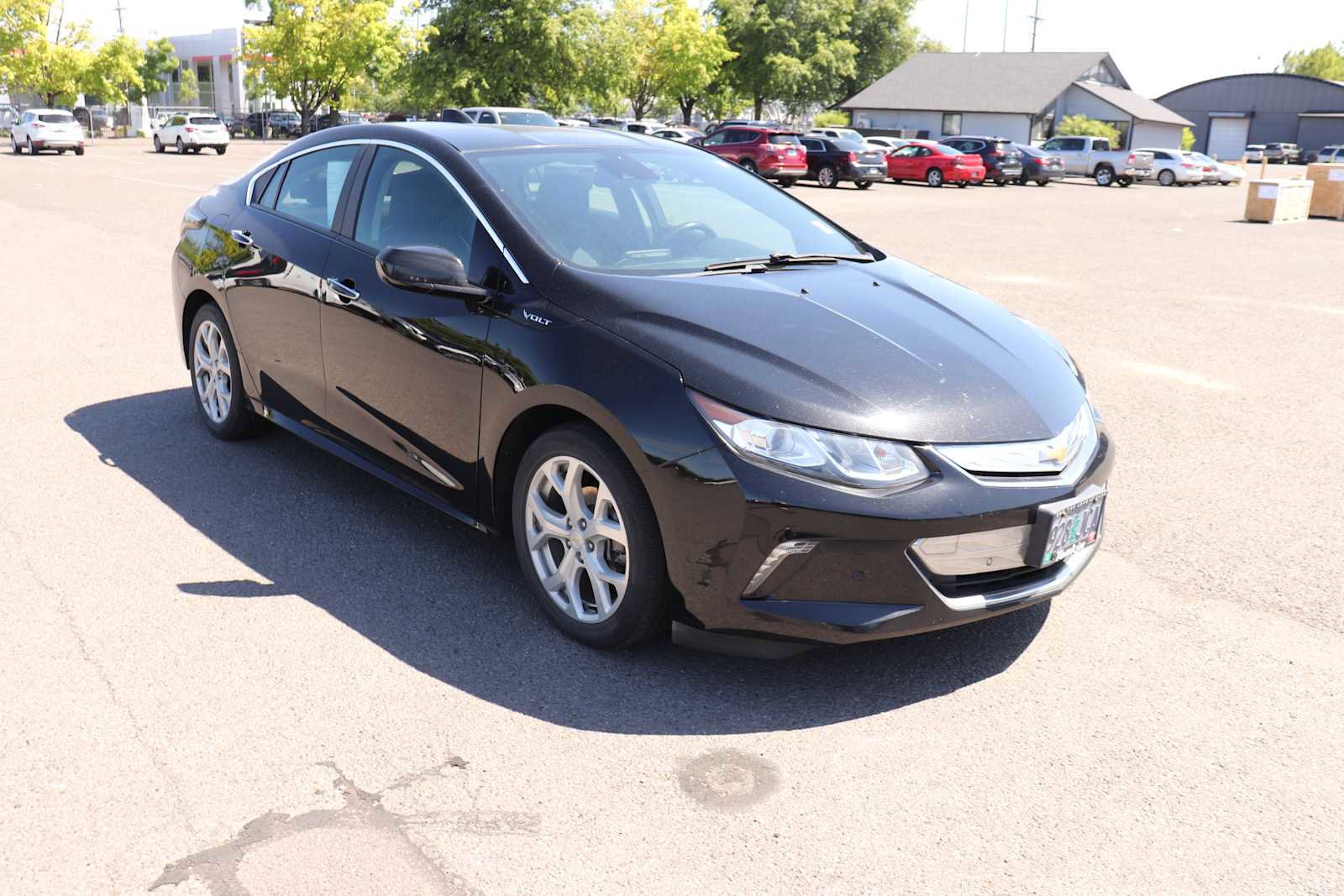 Used 2016 Chevrolet Volt Premier w/ Driver Confidence Package FWD image 3