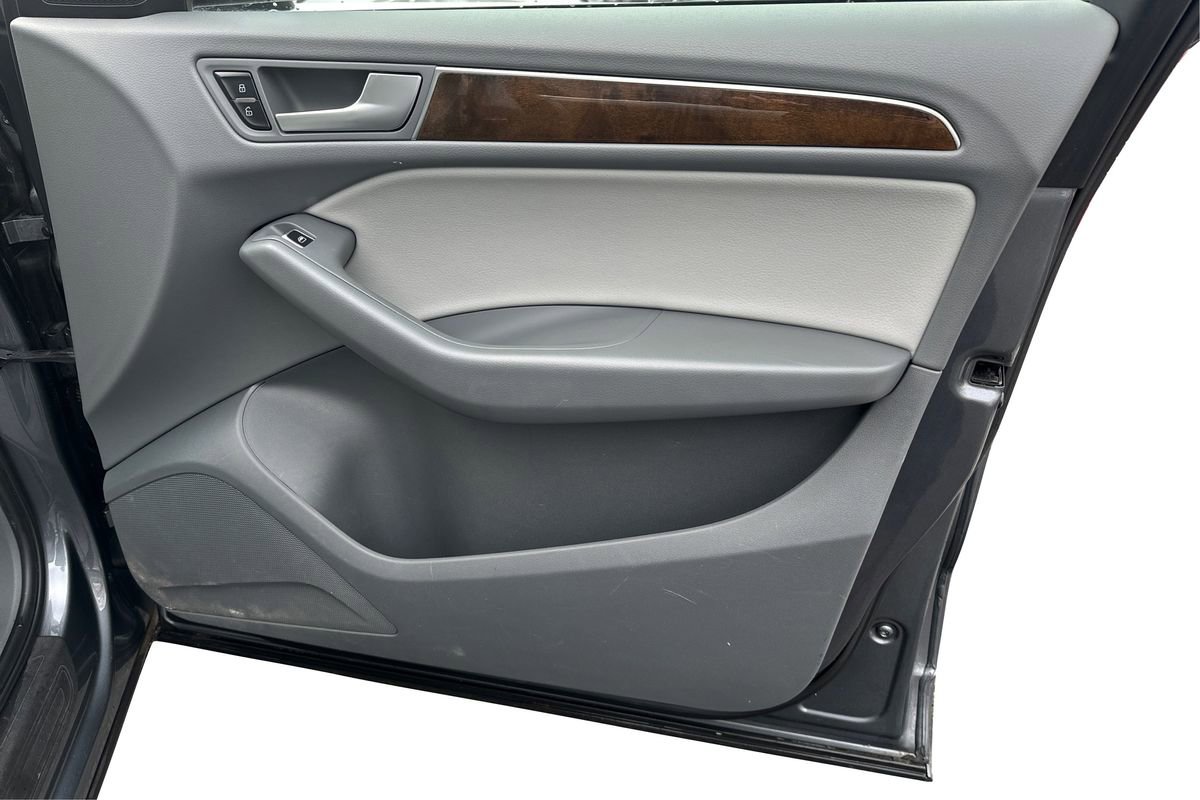 Used 2013 Audi Q5 2.0T Premium w/ Convenience Pkg image 23