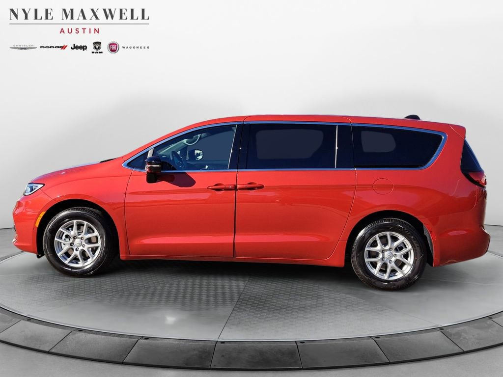 New 2026 Chrysler Pacifica Select FWD image 13