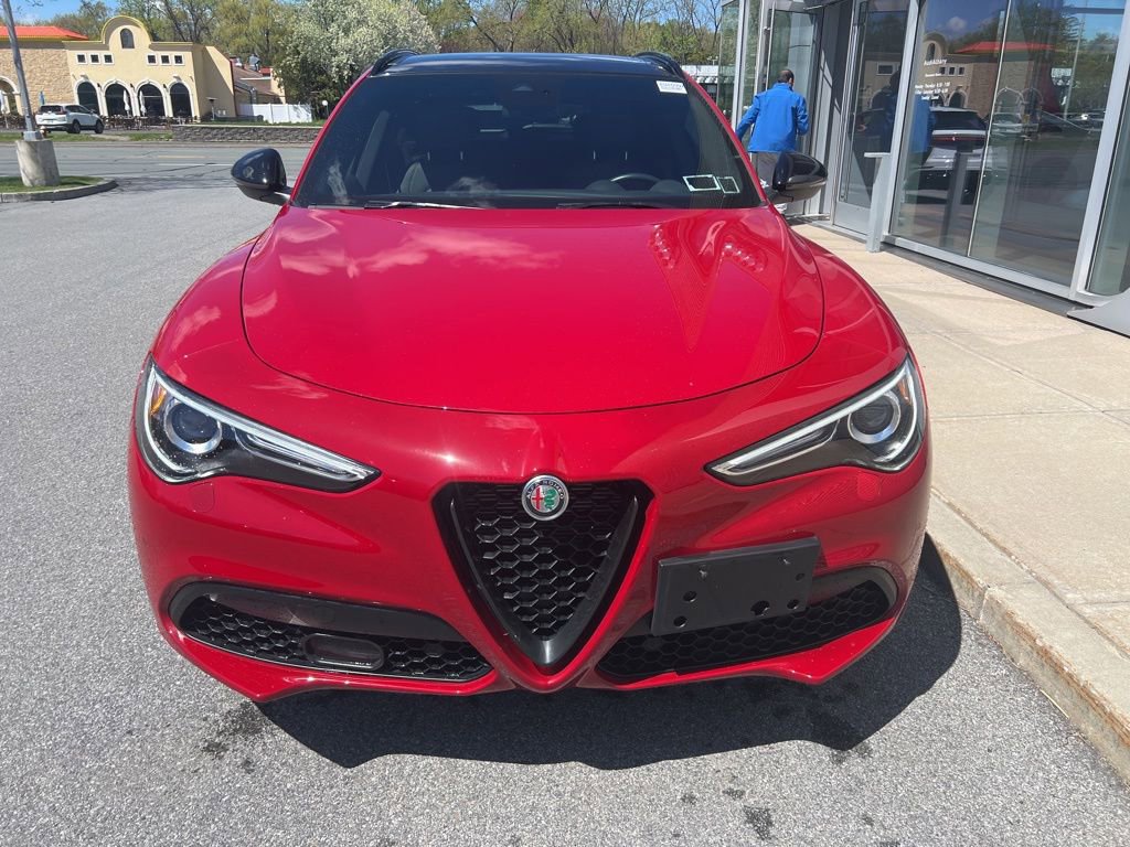 Used 2023 Alfa Romeo Stelvio Veloce AWD/4WD image 47