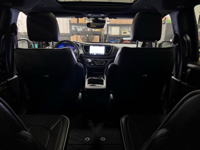 Certified 2025 Chrysler Pacifica Limited image 25
