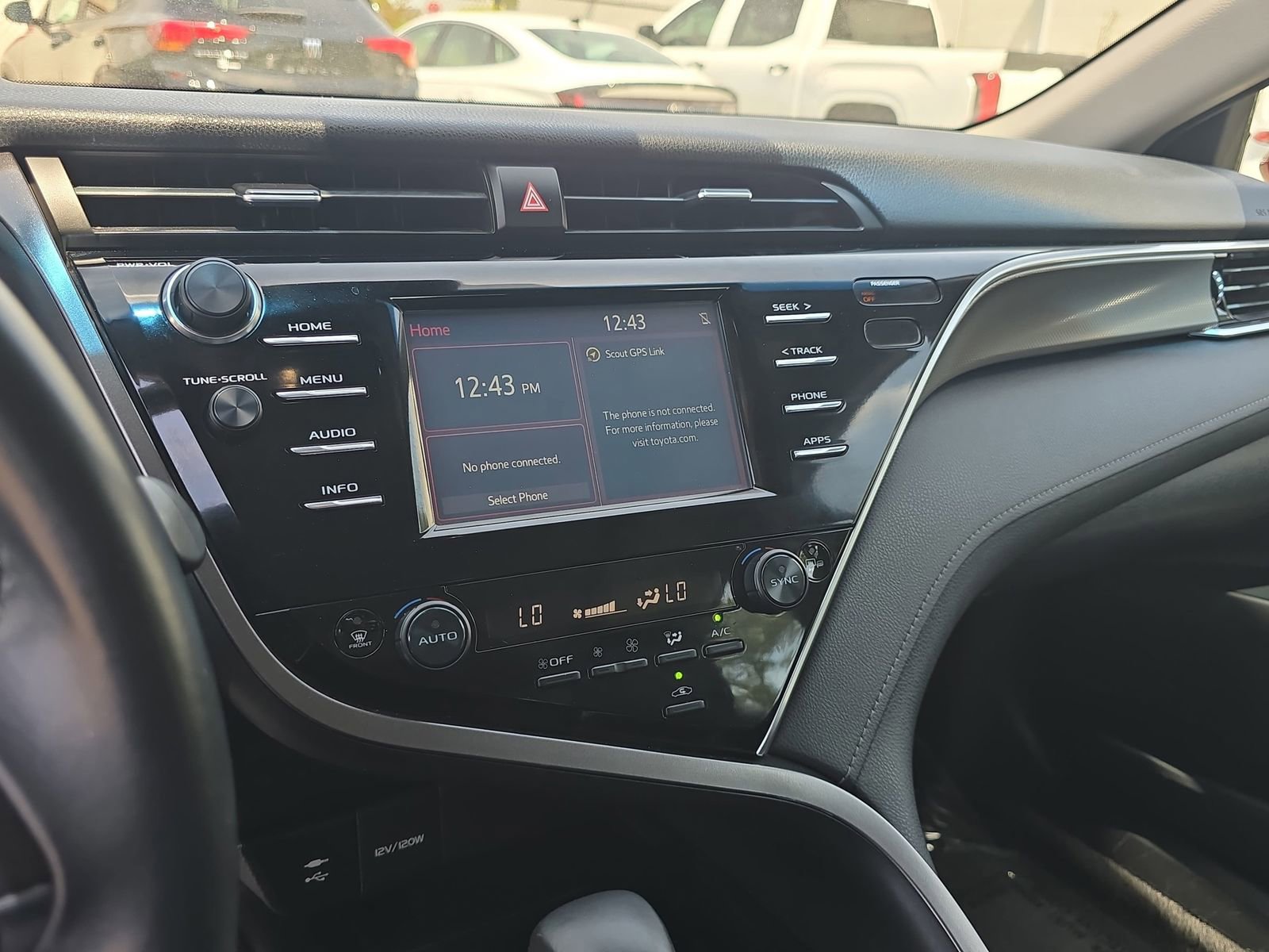 Used 2018 Toyota Camry XSE image 23