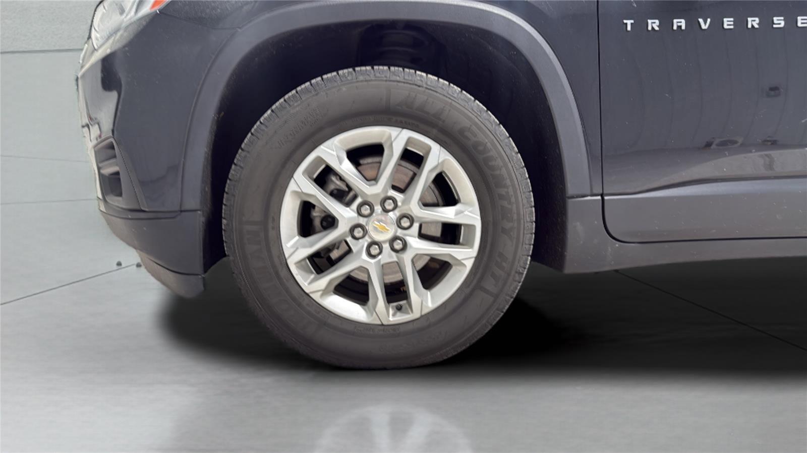 Used 2021 Chevrolet Traverse LS image 28