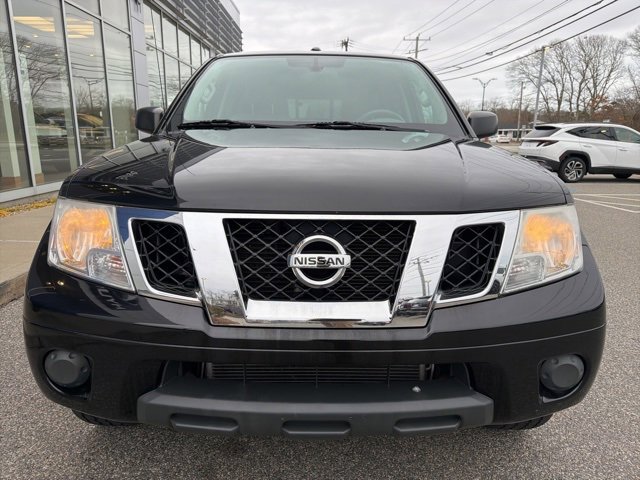 Used 2016 Nissan Frontier SV image 2