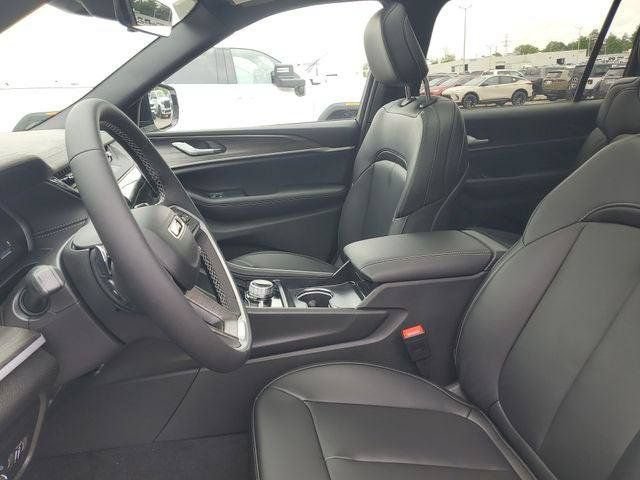 New 2026 Jeep Grand Cherokee L Limited w/ Limited Altitude Package AWD/4WD image 19