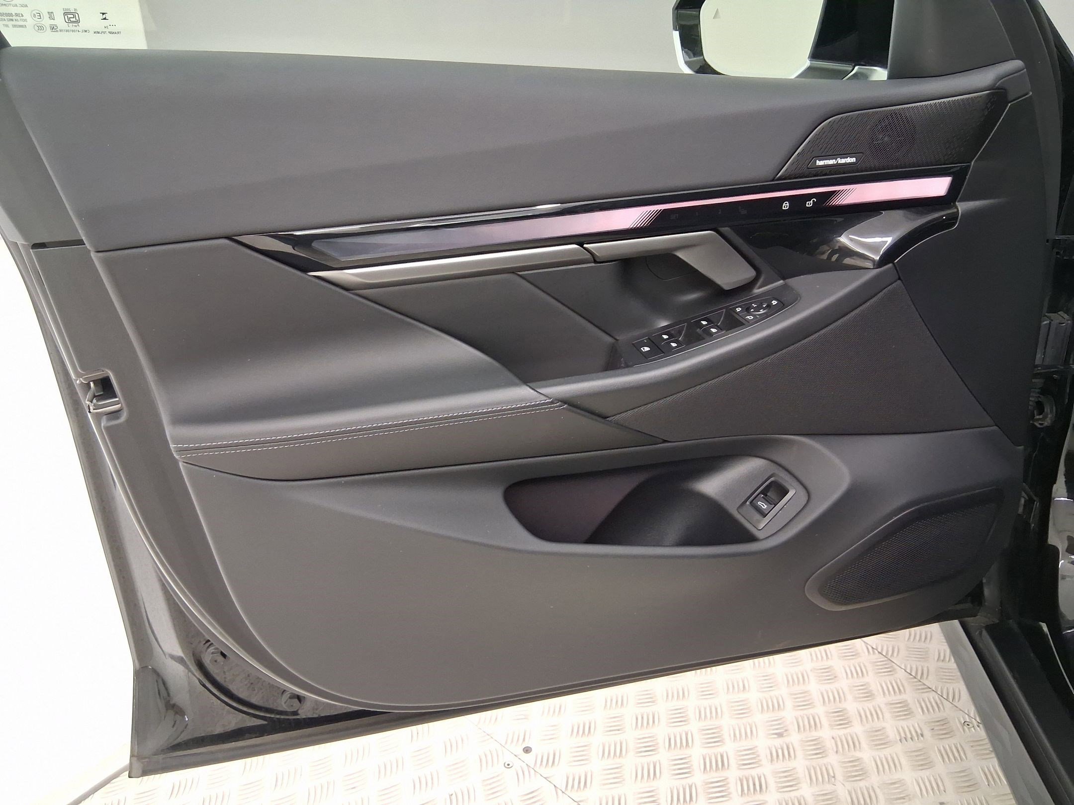 Certified 2024 BMW i5 eDrive40i RWD image 12