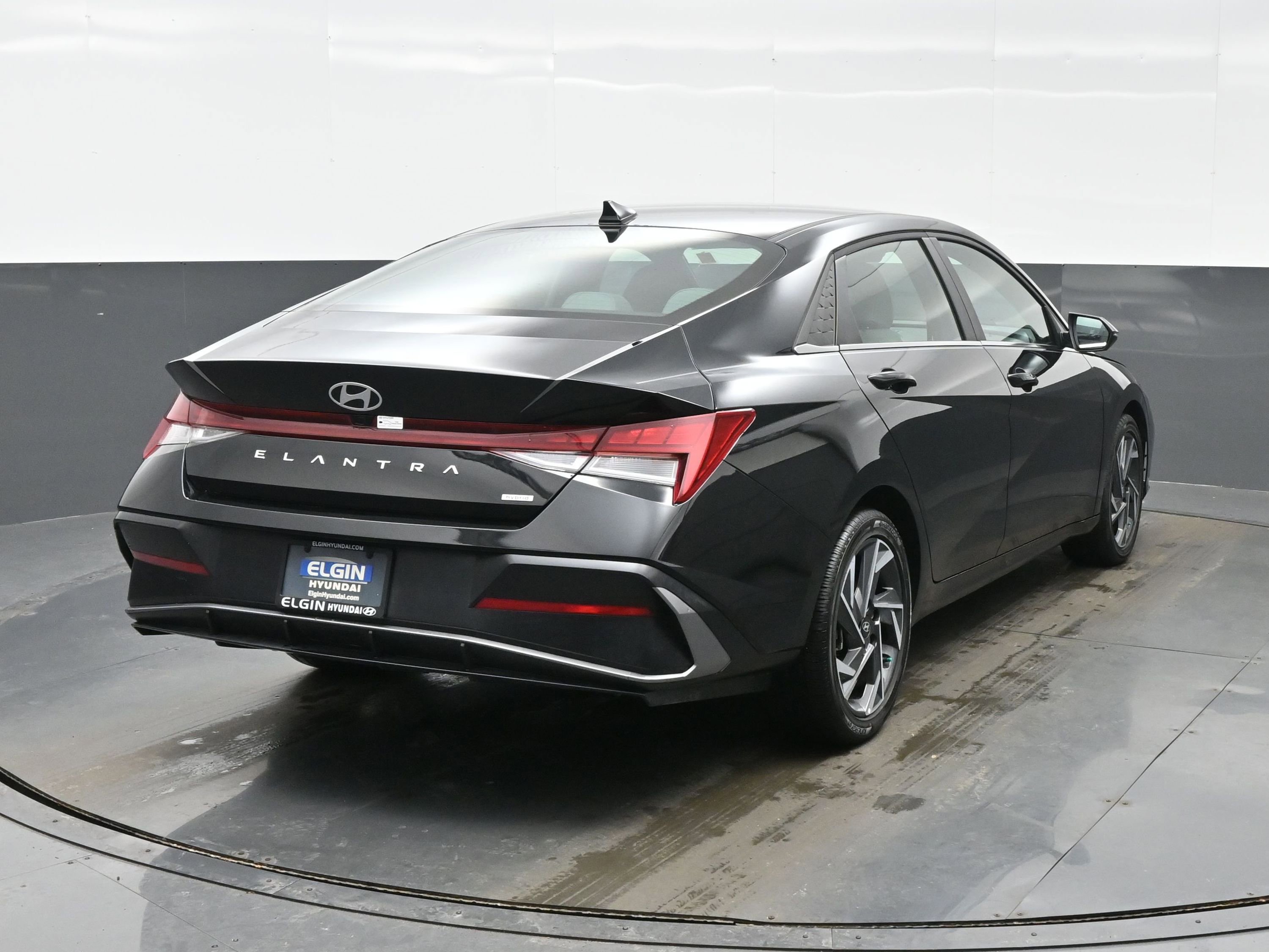 Certified 2025 Hyundai Elantra Limited image 7