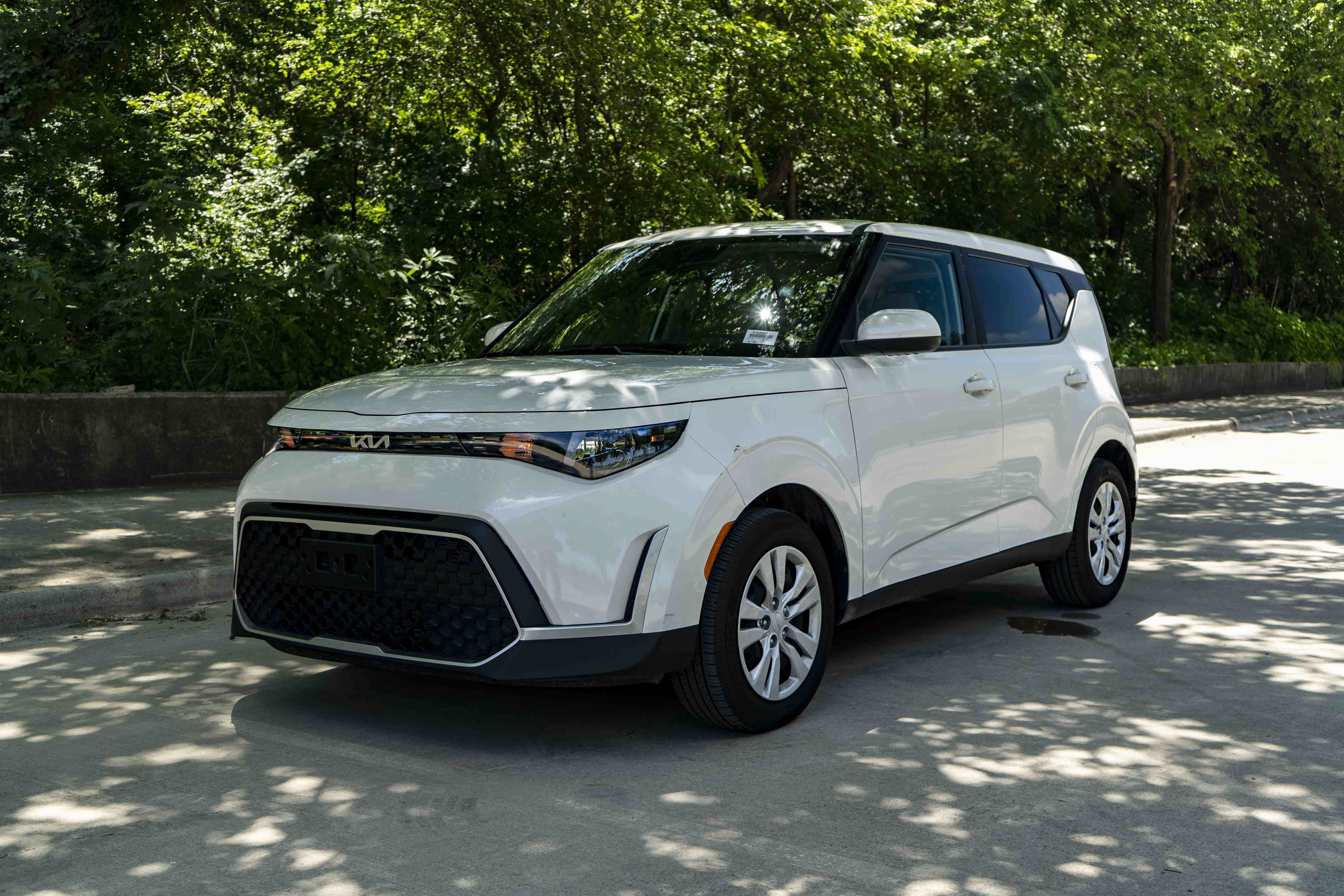 Used 2025 Kia Soul LX FWD image 4