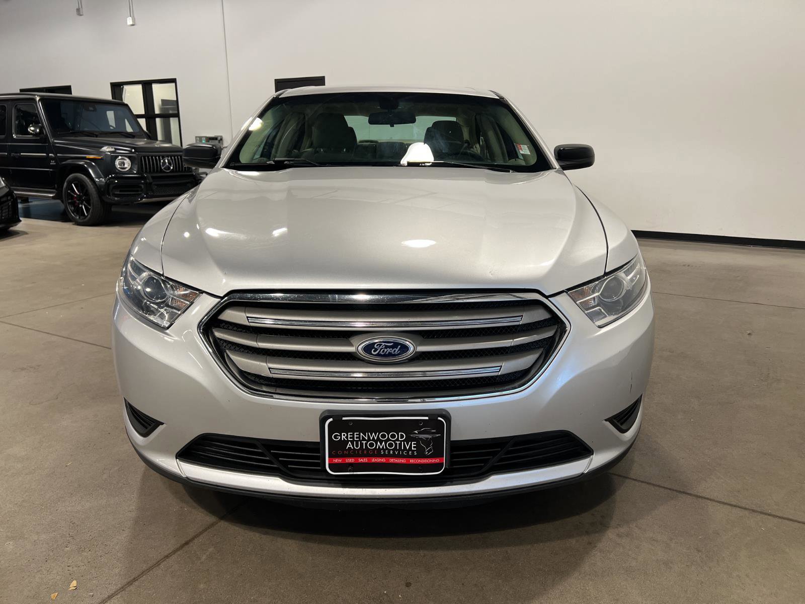 Used 2015 Ford Taurus SE image 8