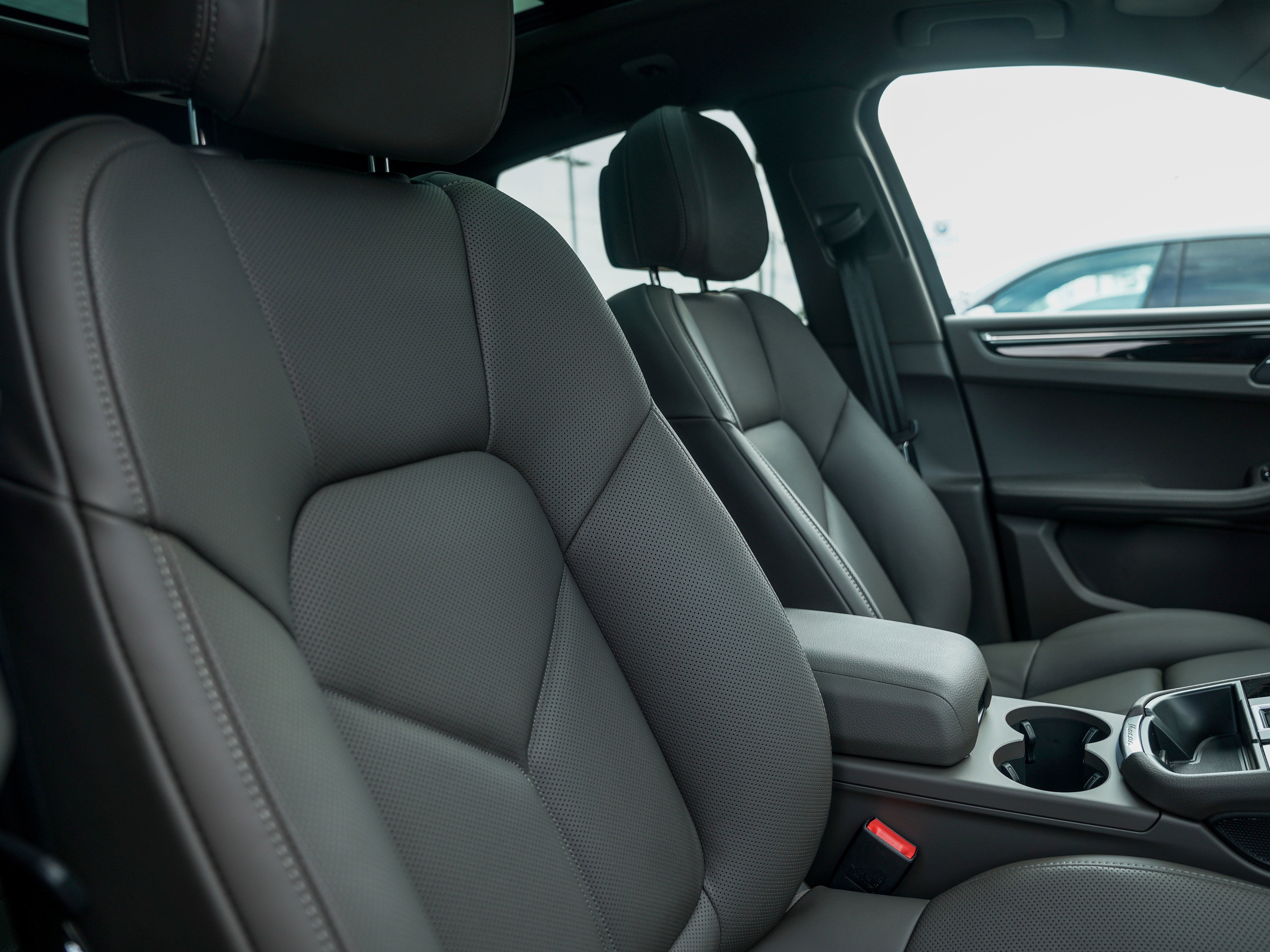 New 2026 Porsche Macan image 35