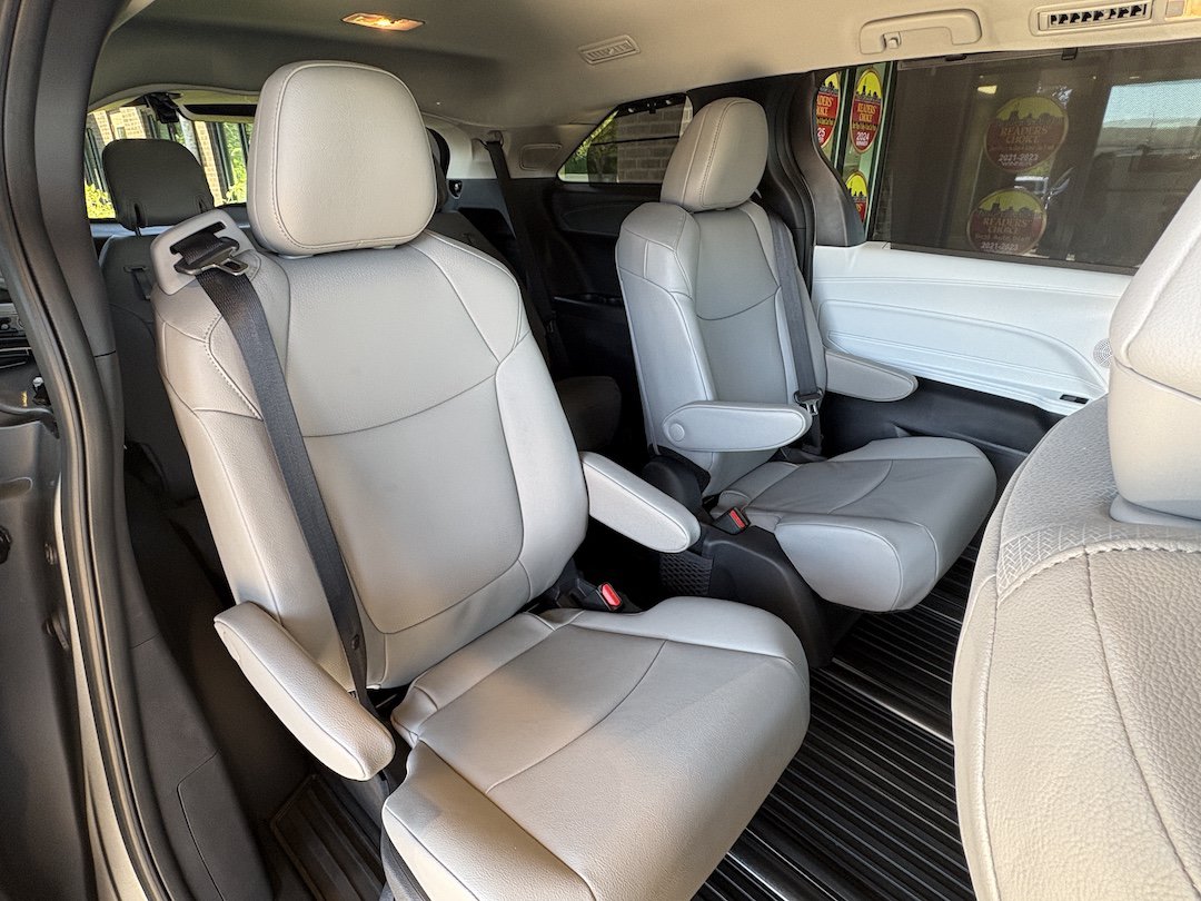 Used 2026 Toyota Sienna XLE AWD/4WD image 32