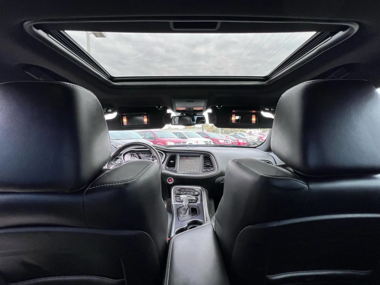 Used 2015 Dodge Challenger SRT w/ Technology Group image 18