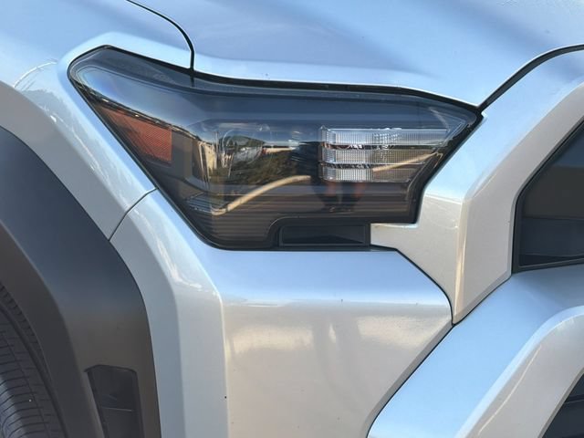 Certified 2025 Toyota 4Runner SR5 AWD/4WD image 29