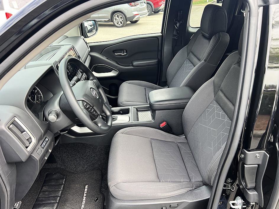 Certified 2025 Nissan Frontier SV image 14