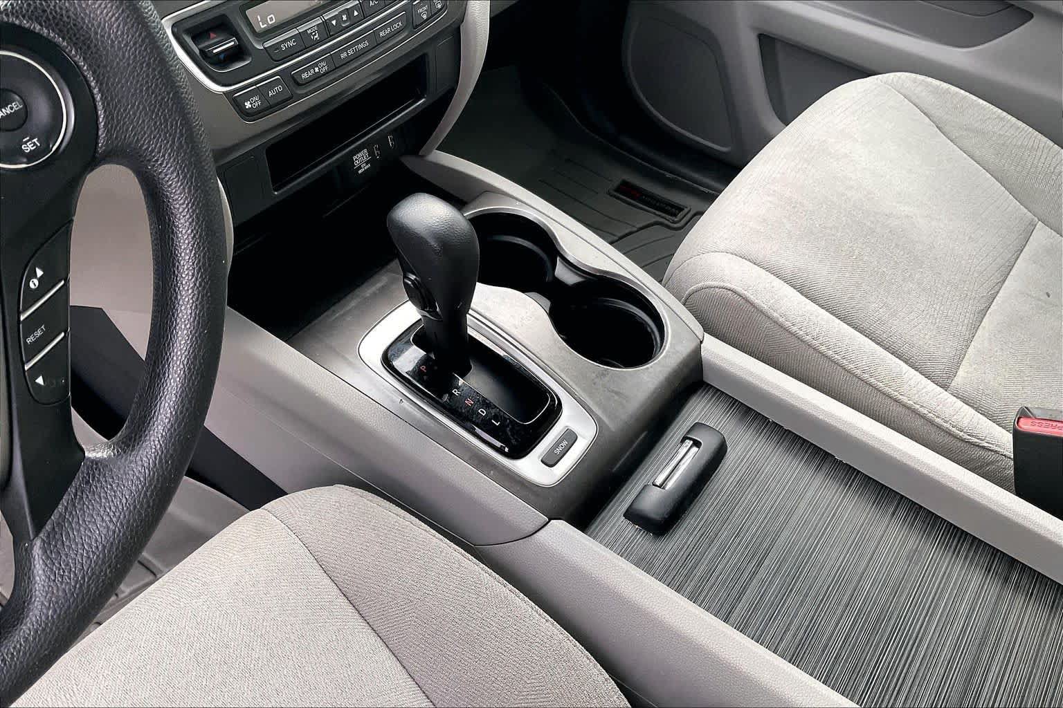Used 2017 Honda Pilot EX image 16