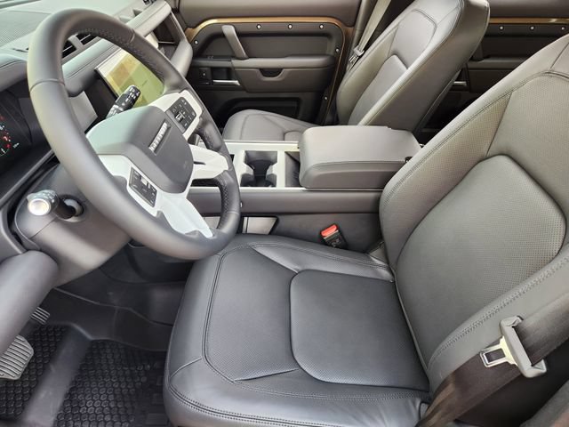 Used 2026 Land Rover Defender 110 S AWD/4WD image 9