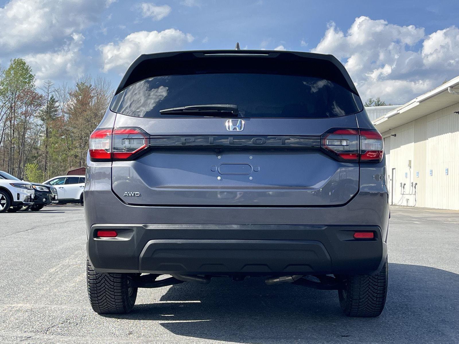 Certified 2023 Honda Pilot LX image 6