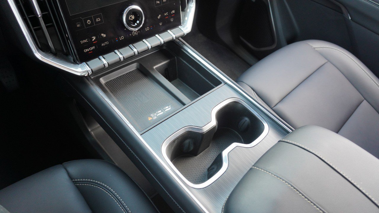 Used 2025 GMC Acadia Elevation w/ Elevation Premium Package FWD image 19