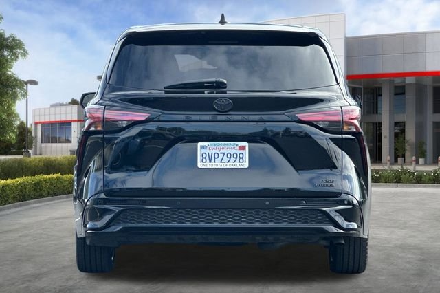 Used 2021 Toyota Sienna XSE FWD image 5