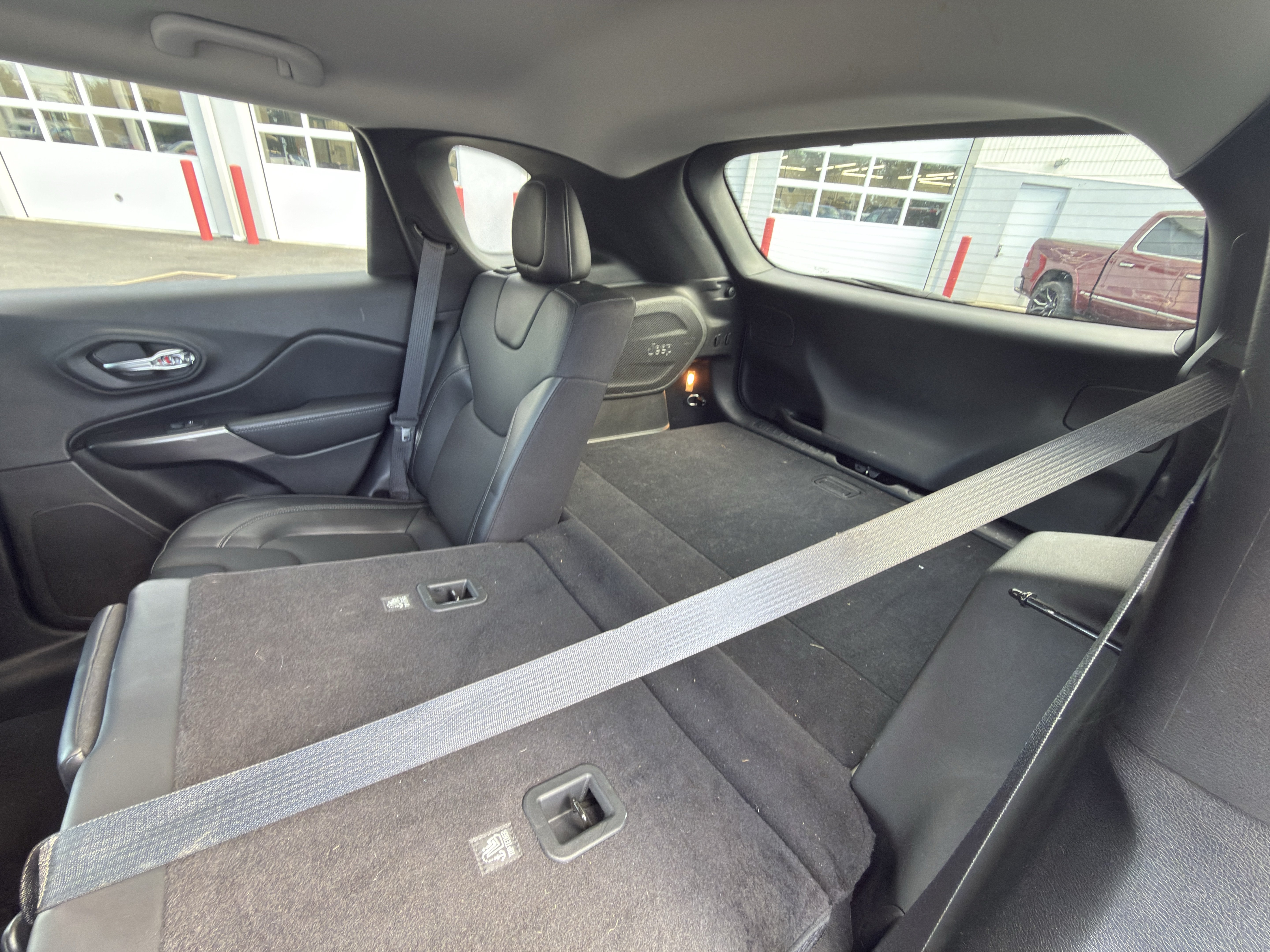 Used 2020 Jeep Renegade Latitude w/ Popular Equipment Group AWD/4WD image 21