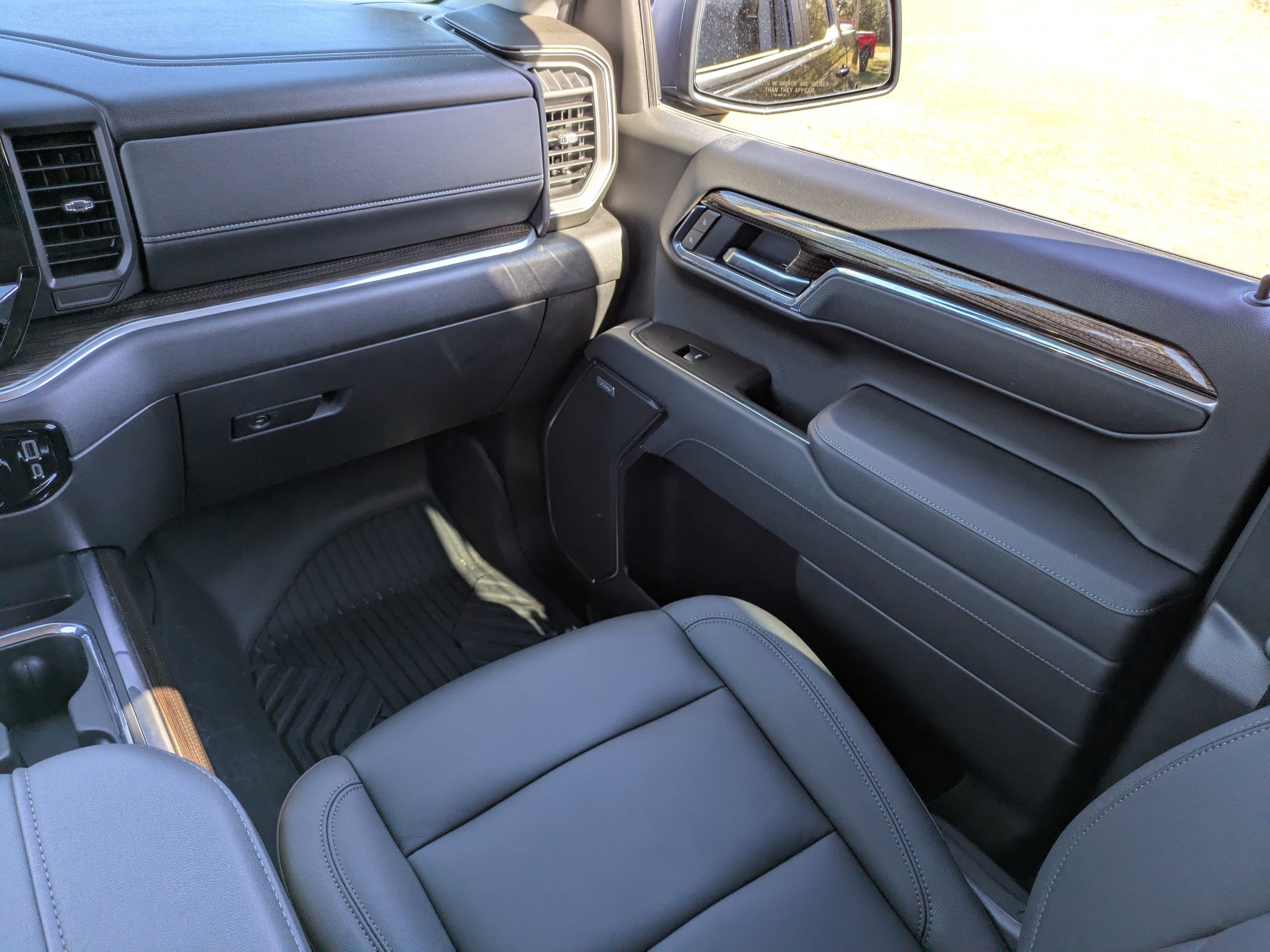 Used 2025 Chevrolet Silverado 1500 LT Trail Boss w/ Convenience Package II image 17