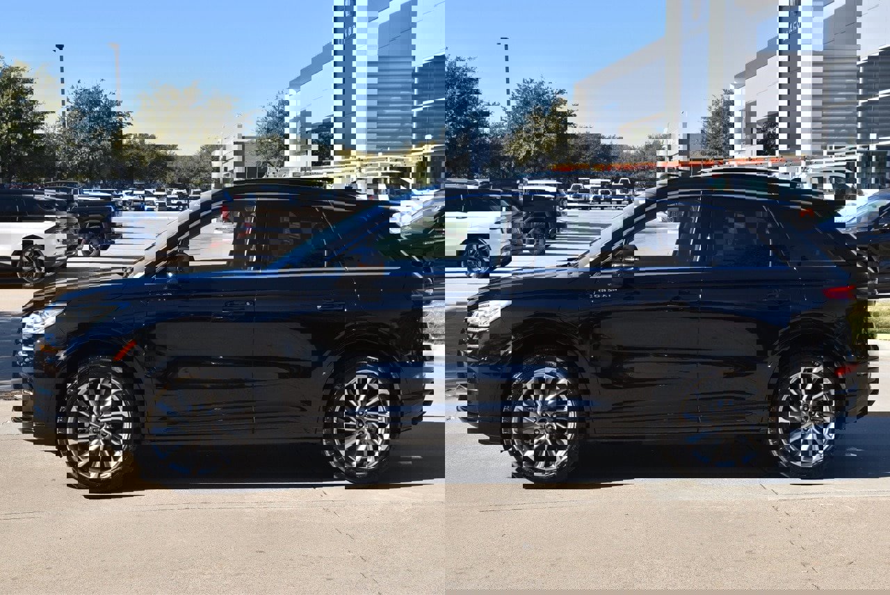 Certified 2025 Lincoln Corsair Grand Touring w/ Equipment Group 301A image 12