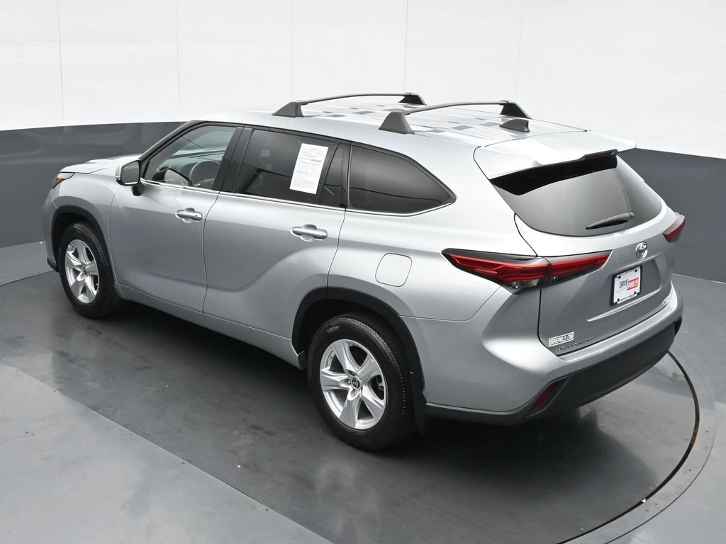 Used 2022 Toyota Highlander L AWD/4WD image 21