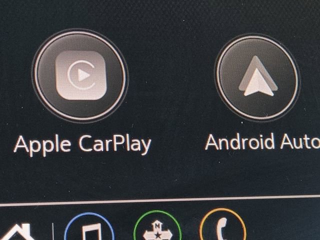 Used 2022 Chevrolet Trax LT w/ LT Convenience Package image 5