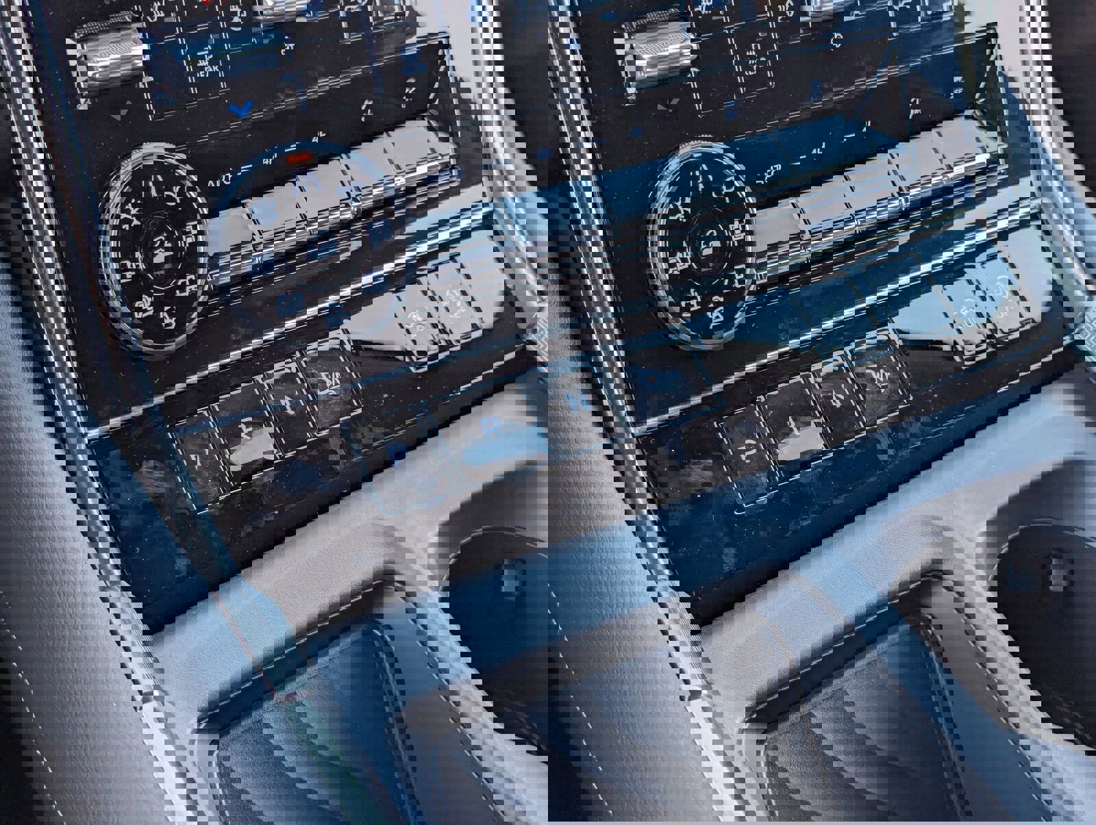 New 2025 Nissan Armada PRO-4X image 20