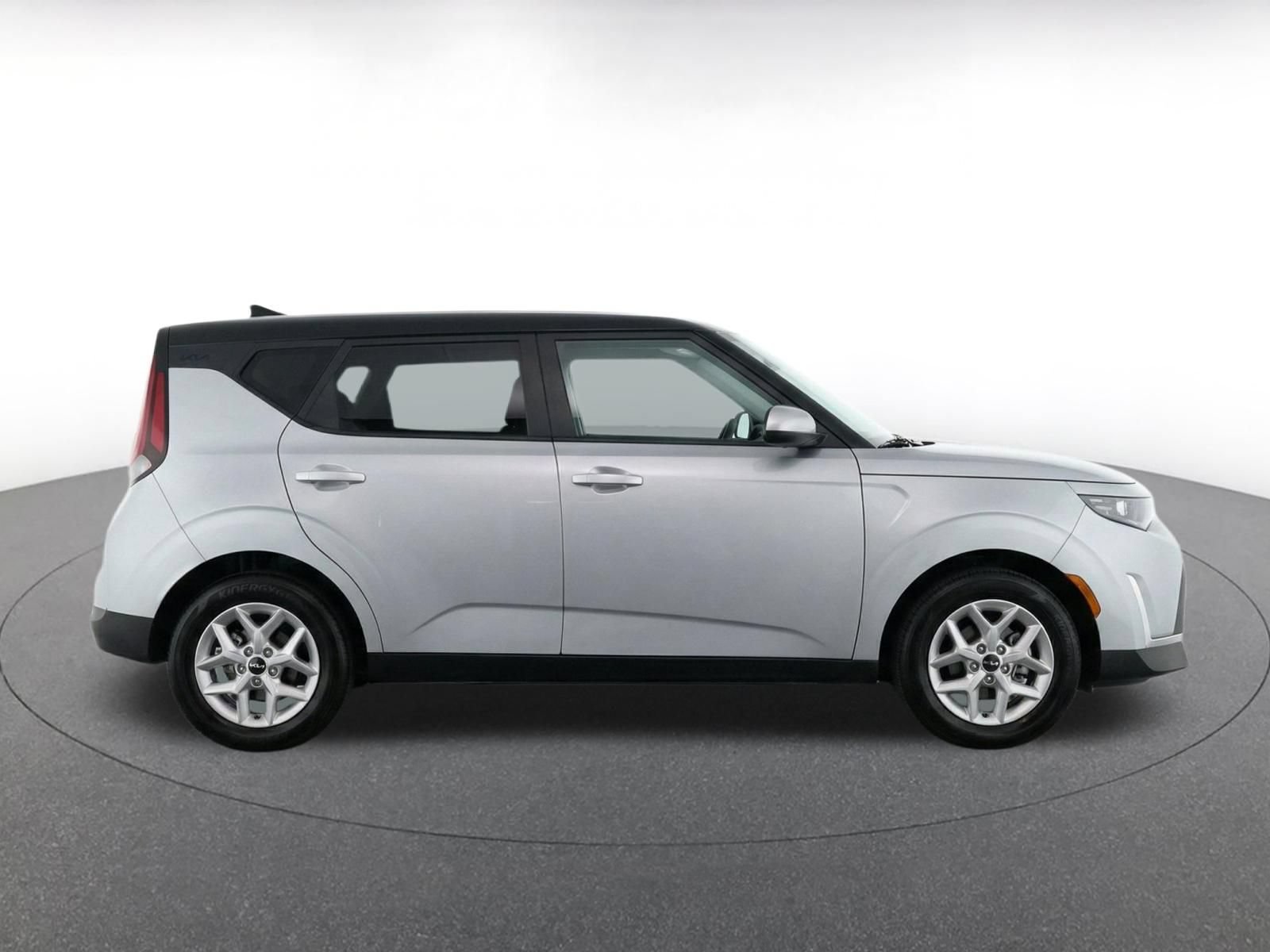 Used 2025 Kia Soul LX w/ LX Technology Package FWD image 13