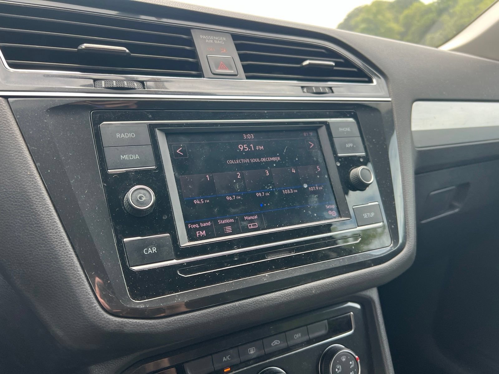 Used 2018 Volkswagen Tiguan S FWD image 8