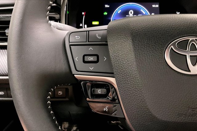 Used 2025 Toyota Camry SE FWD image 19