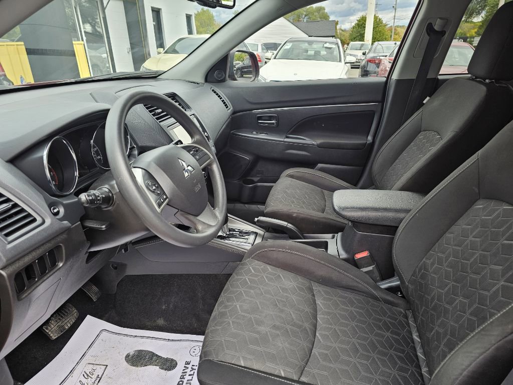 Used 2023 Mitsubishi Outlander Sport SE image 22