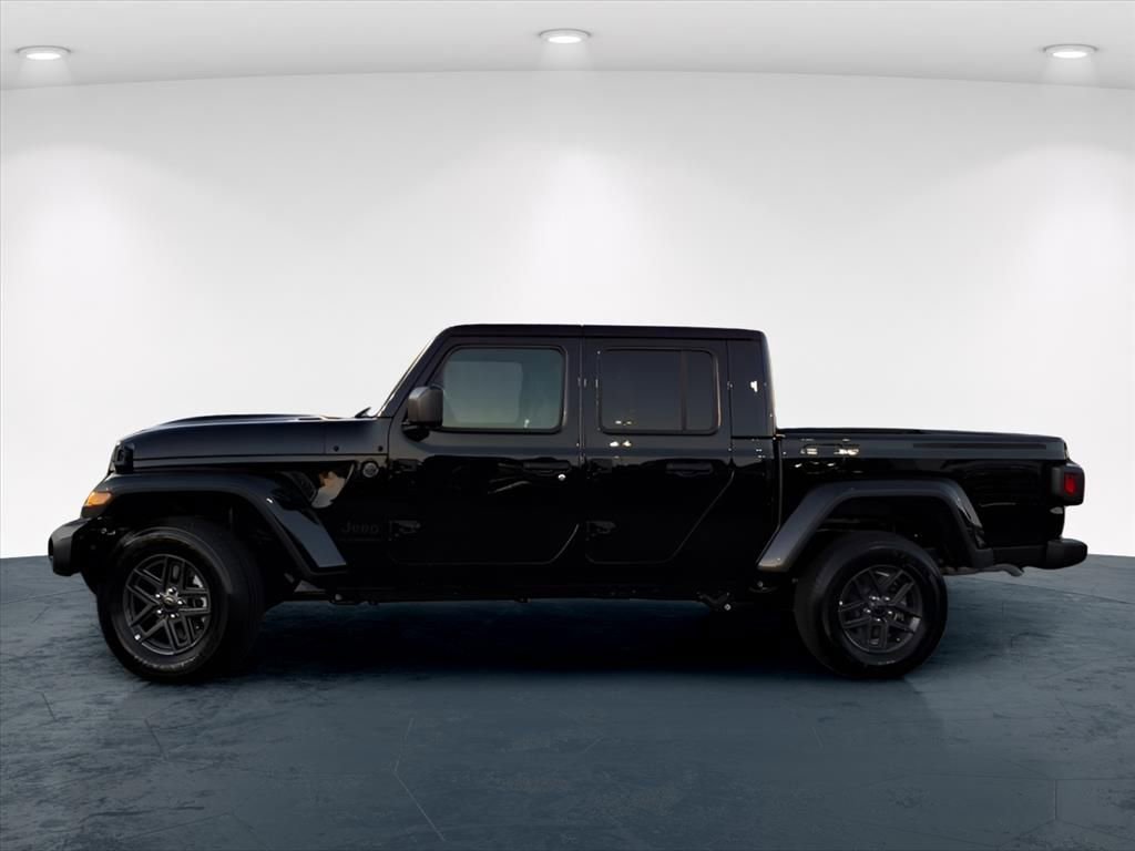 New 2025 Jeep Gladiator Sport image 5