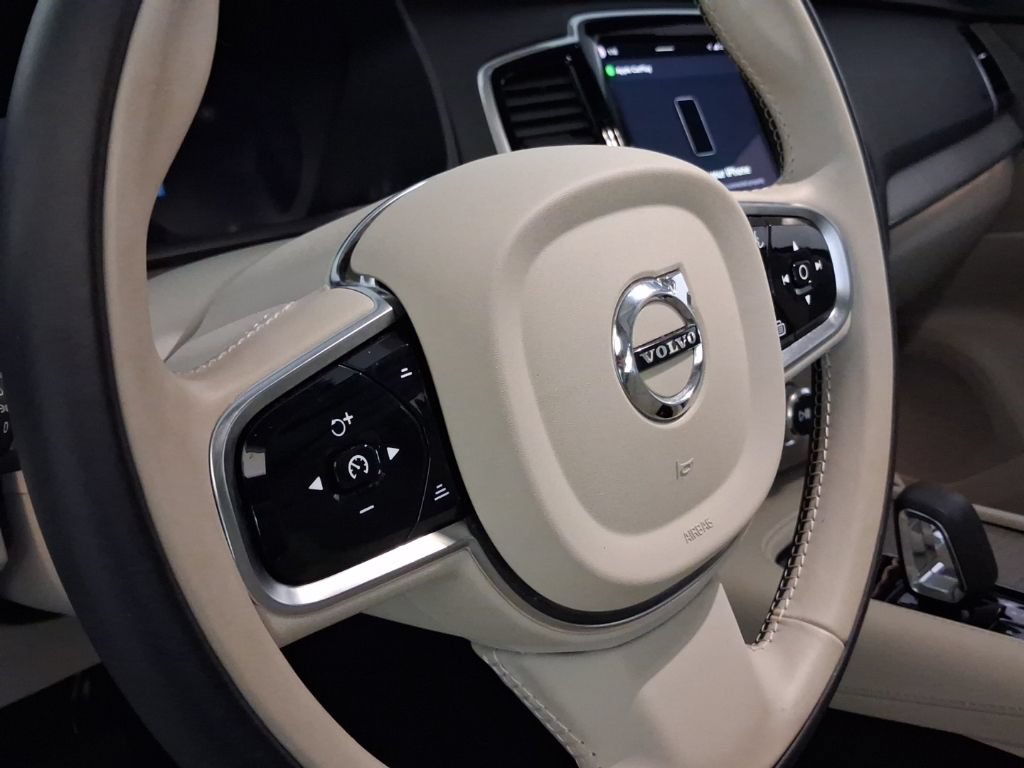 Certified 2025 Volvo XC90 B6 Plus w/ Protection Package Premier AWD/4WD image 28