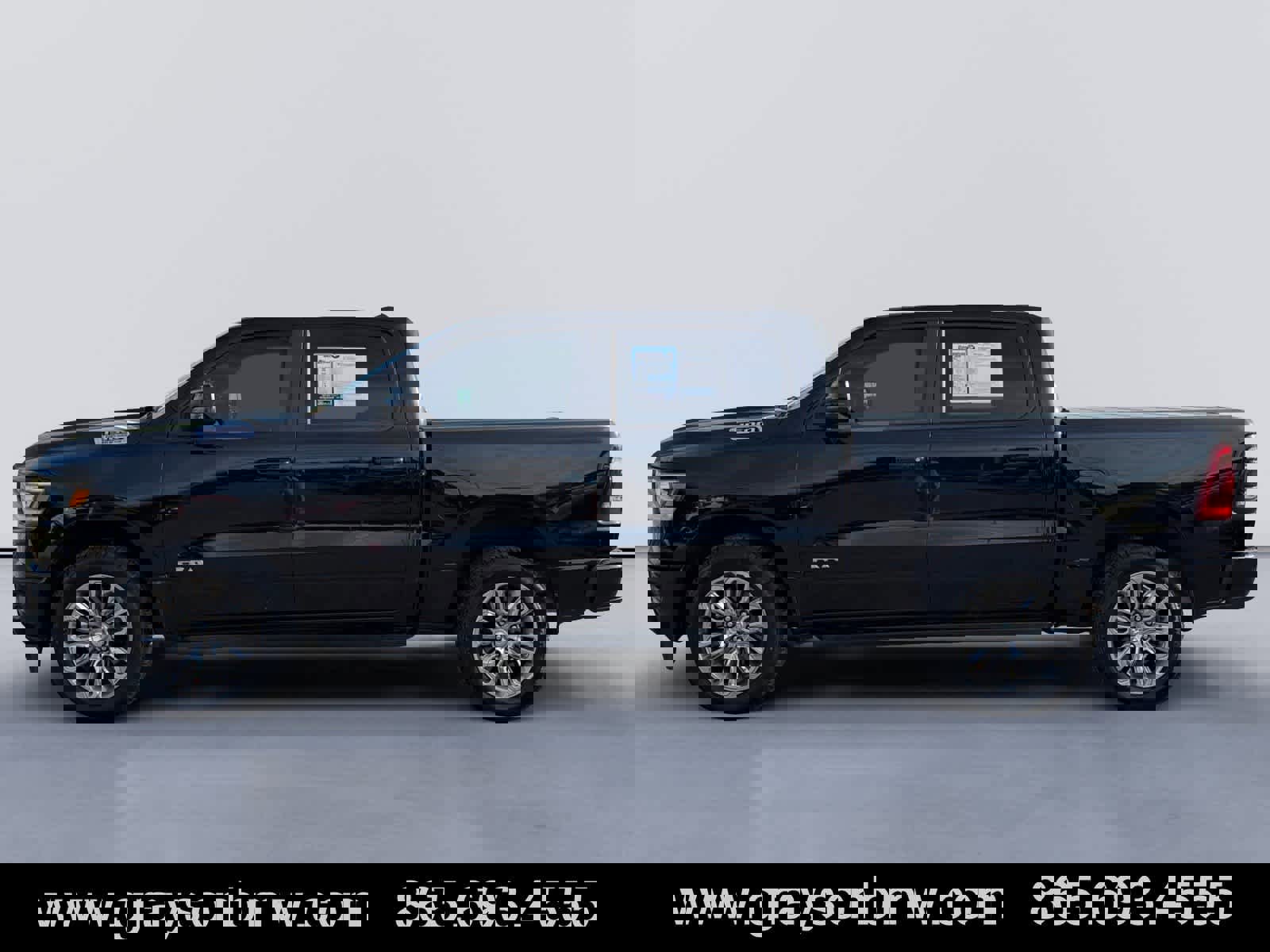 Used 2023 RAM 1500 Laramie AWD/4WD image 6