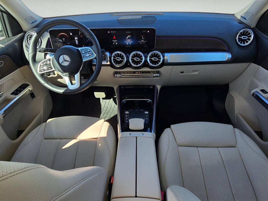 Used 2021 Mercedes-Benz GLB 250 4MATIC w/ Premium Package image 18