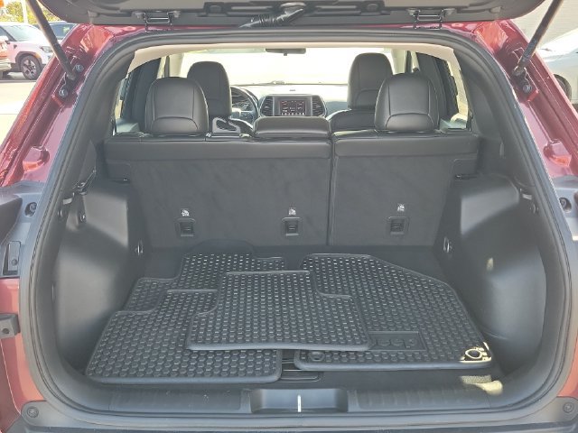 Used 2019 Jeep Cherokee Latitude Plus AWD/4WD image 28