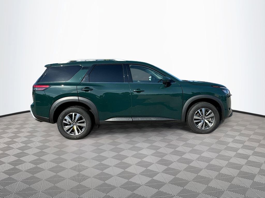 Used 2024 Nissan Pathfinder SL w/ Cargo Package image 4