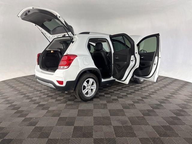 Used 2019 Chevrolet Trax LT w/ LT Convenience Package image 16