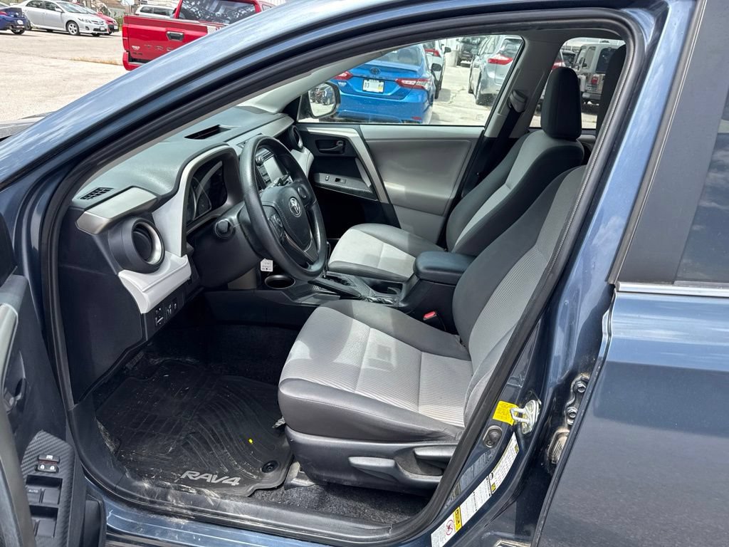 Used 2013 Toyota RAV4 LE AWD/4WD image 6
