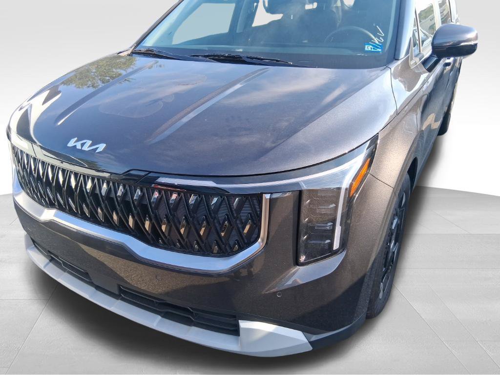 Certified 2026 Kia Carnival EX FWD image 2