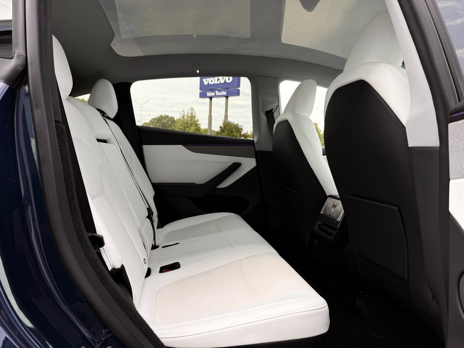 Used 2026 Tesla Model Y 2WD image 27